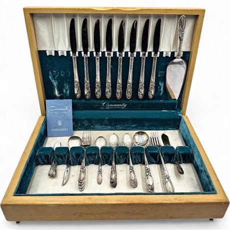 Oneida Community "Coronation" Silverplate Flatware Set (Service for 8)