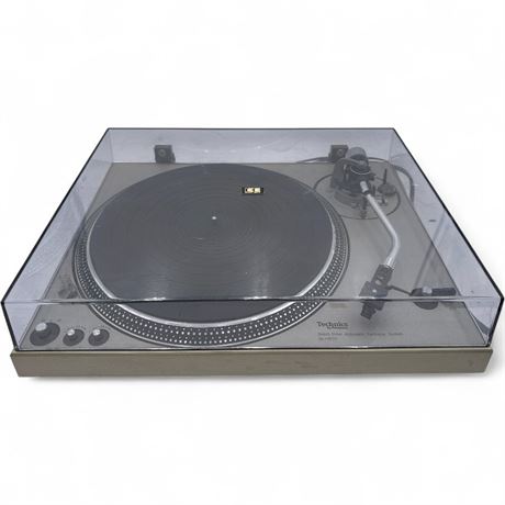Technics SL-1700 Direct Drive Turntable