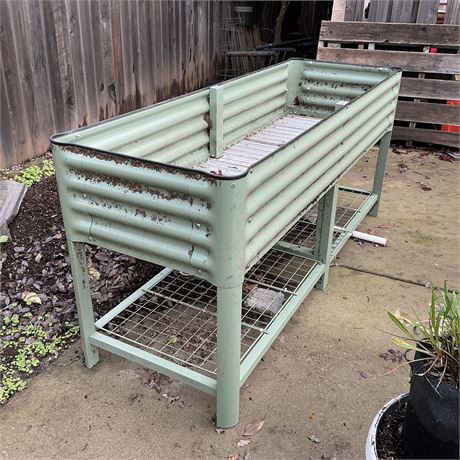 Green Metal Raised Garden Bed Planter