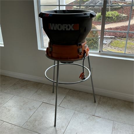 WORX WG430 Leaf Mulcher on Stand