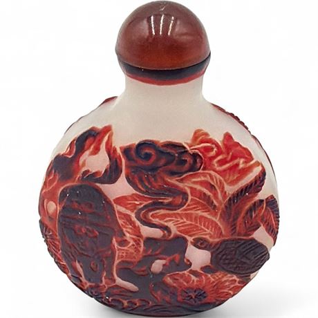 Antique Chinese Red Overlay Peking Glass Snuff Bottle