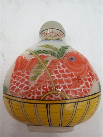 Chinese Porcelain Hand-Painted Snuff Bottle
