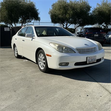 2004 Lexus ES 330 Sedan