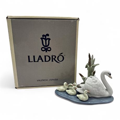 Lladro "Follow Me" Porcelain Figurine Model 5722