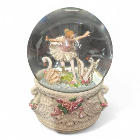 Twinkle Ballerina Musical Snow Globe Swan Lake