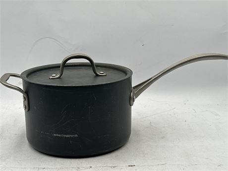 Calphalon Commercial Hard-Anodized Lidded Aluminum Pot 4.5 quarts (87041/2)