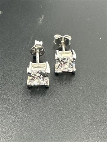 Silpada Sterling Silver "Shine Bright" Stud Earrings Style #: E5621CZ