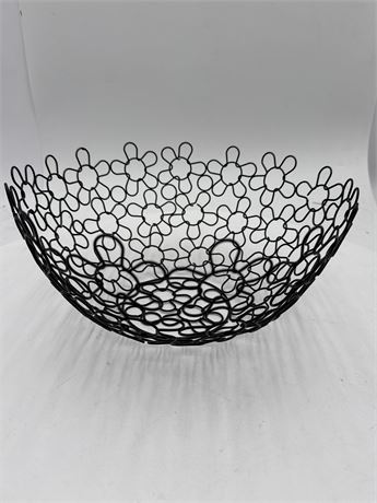 Decorative Flower-Patterned Wire Fruit Bowl