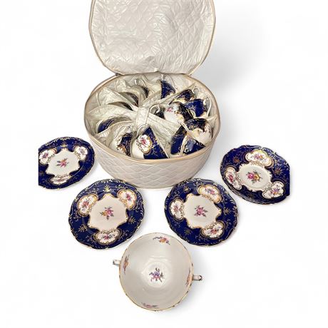 Eighteen Pieces Of Coalport Vintage Bone China Tea Set