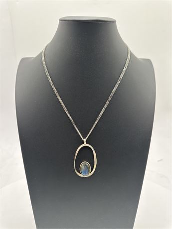 Sterling Silver Pendant Necklace With Oval Labradorite Gemstone