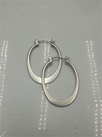 Silpada Sterling Silver 'Back to Basics' Classic Oval Hoop Earrings