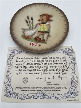 1974 Goebel M.J. Hummel Annual Collector Plate “Girl with Geese”