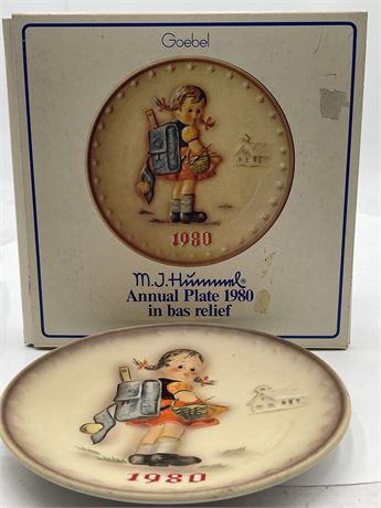 1980 Goebel M.J. Hummel Annual Collector Plate “School Girl” w/ Box