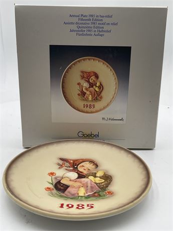 Goebel M.I. Hummel 1985 Annual Plate "Chick Girl" Hum 278, 15th Edition