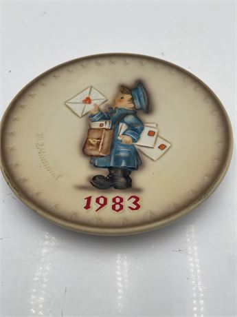 Goebel M.J. Hummel 13th Annual Plate "Postman" Hum 276, 1983