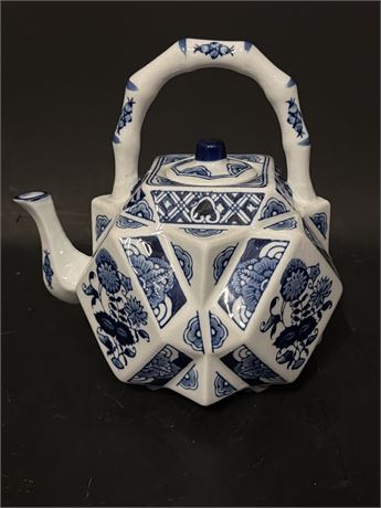 Smithsonian Replica Chinese Origami Blue & White Porcelain Teapot