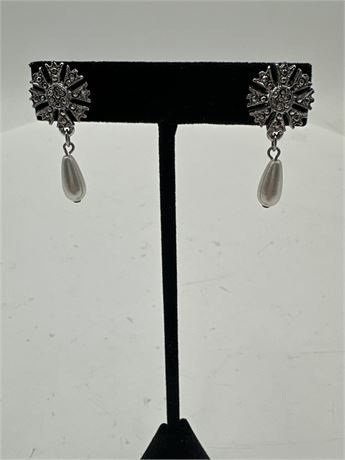 Pair Of Vintage-Style Post Dangle Earrings With Faux Pearl Drop