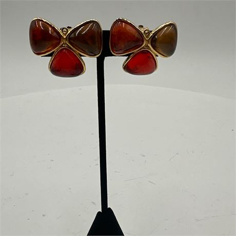 Gripoix-Style Poured Glass Trefoil Clip-On Earrings with Gold-Tone Settings
