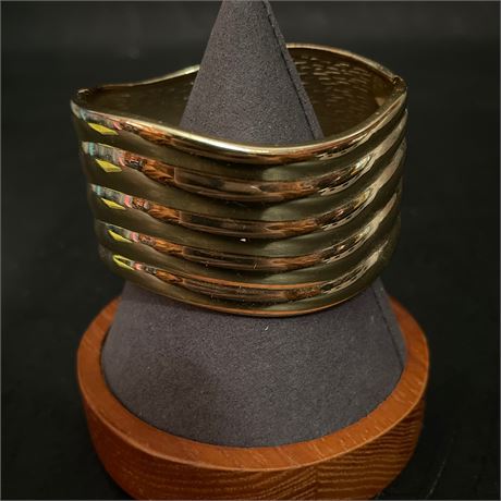 Vintage Gold-Tone Modernist Ribbed Hinged Clamper Bangle Bracelet, 1970s-1980s